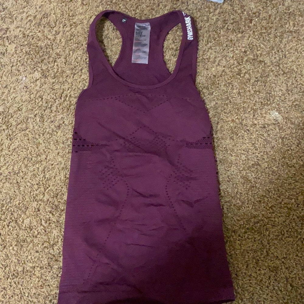 Gym shark tank and matching bra